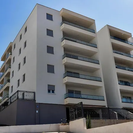 Seaview Ella Apartment *
