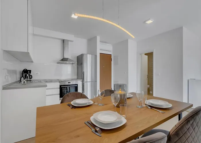 Seaview Ella Apartment *