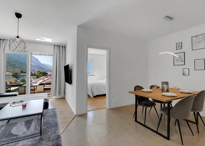 Seaview Ella Makarska